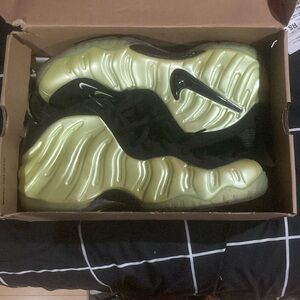 Nike Air Foamposite pro electric green